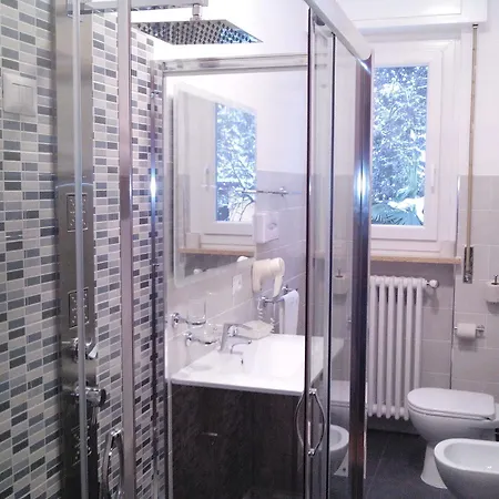 Paradiso Hotel 3*
