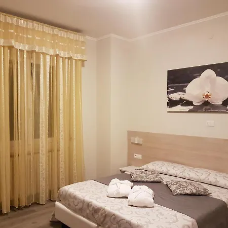 Paradiso Hotel 3*